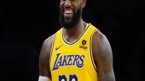 首金得主残疾少女虽获奖却流露不满情绪——据中国青年报